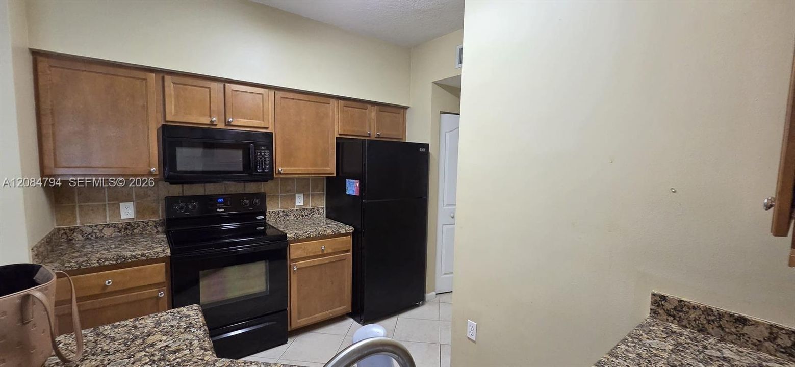 For Rent: $2,400 (2 beds, 2 baths, 1029 Square Feet)