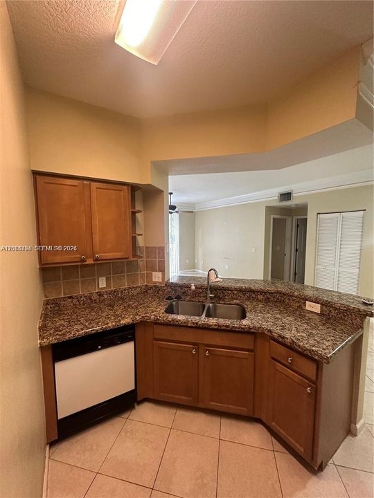For Rent: $2,400 (2 beds, 2 baths, 1029 Square Feet)