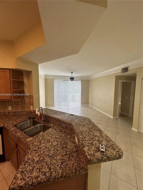 For Rent: $2,400 (2 beds, 2 baths, 1029 Square Feet)