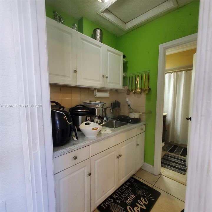 En Venta: $675,000 (3 camas, 2 baños, 2142 Pies cuadrados)