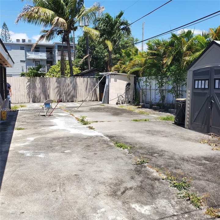En Venta: $675,000 (3 camas, 2 baños, 2142 Pies cuadrados)