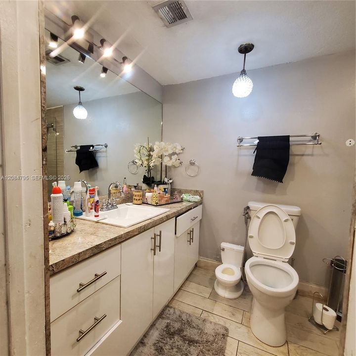 En Venta: $675,000 (3 camas, 2 baños, 2142 Pies cuadrados)