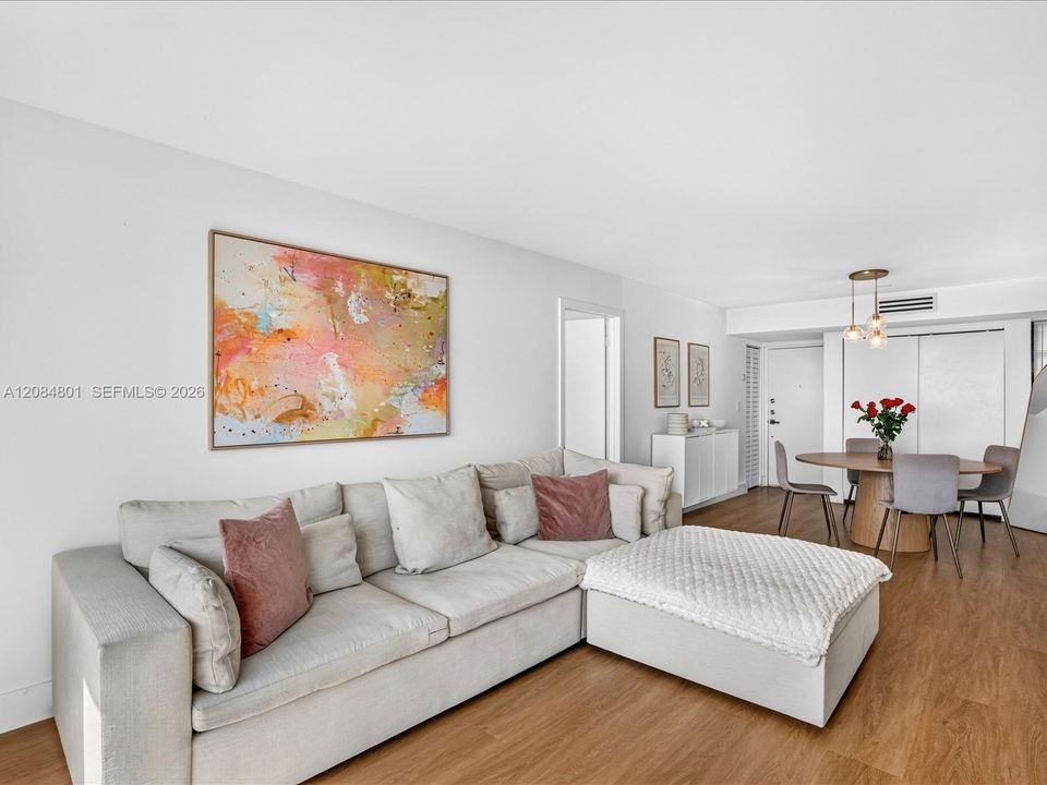For Sale: $495,000 (2 beds, 2 baths, 1086 Square Feet)