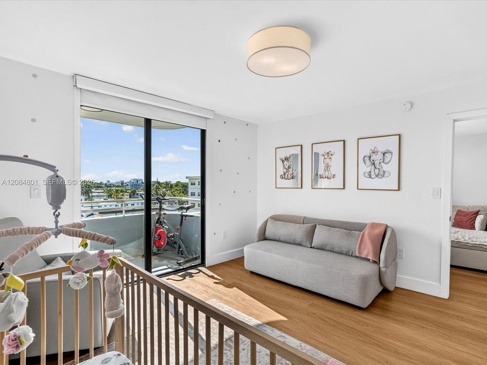 For Sale: $495,000 (2 beds, 2 baths, 1086 Square Feet)