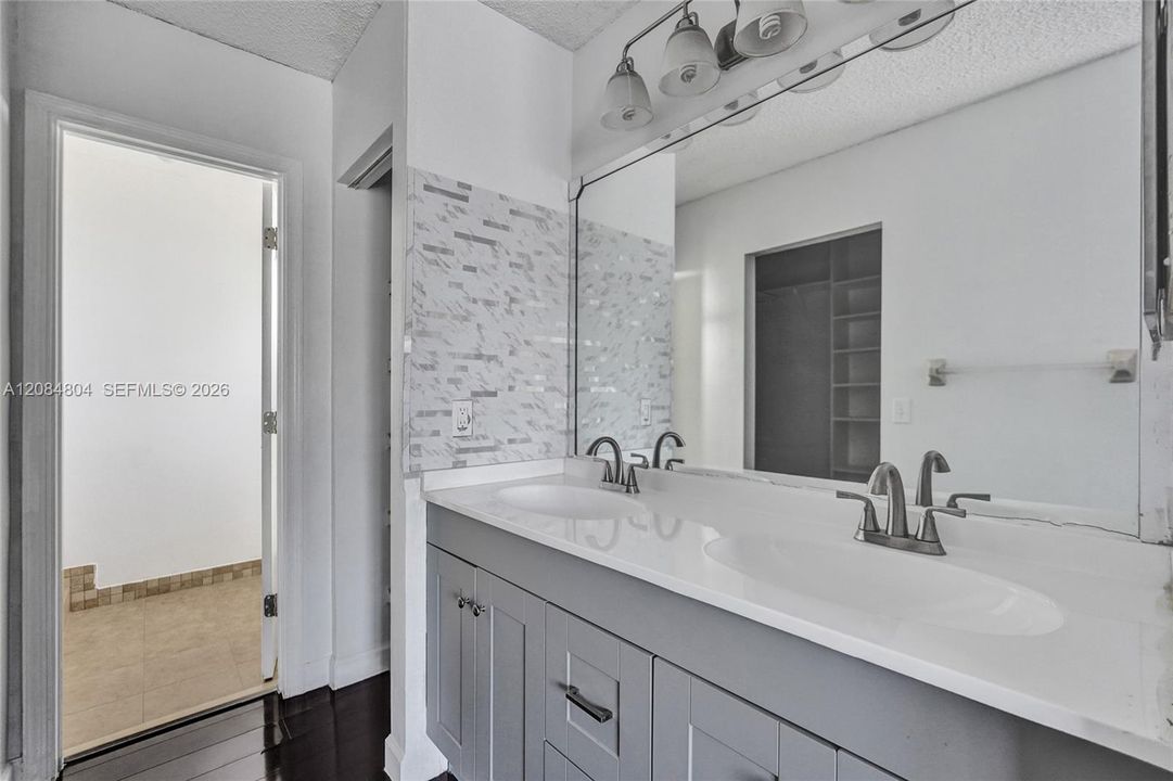 For Sale: $575,000 (3 beds, 2 baths, 1757 Square Feet)