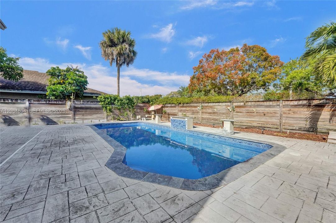 For Sale: $575,000 (3 beds, 2 baths, 1757 Square Feet)
