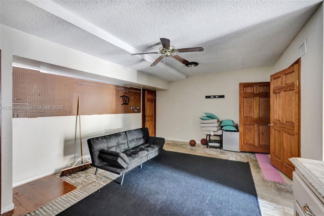 For Sale: $575,000 (3 beds, 2 baths, 1757 Square Feet)