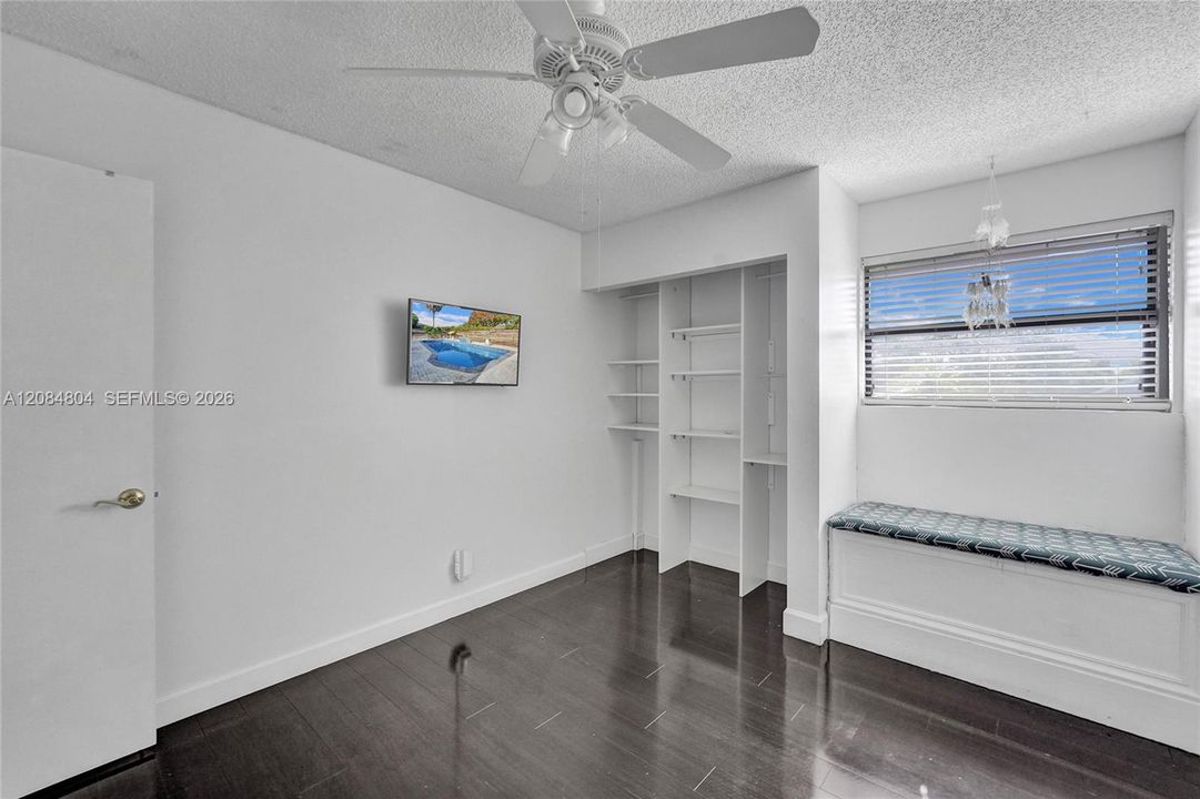 For Sale: $575,000 (3 beds, 2 baths, 1757 Square Feet)