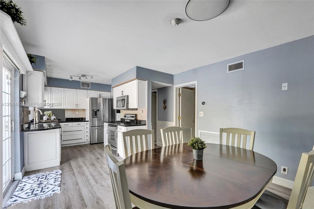 For Sale: $575,000 (3 beds, 2 baths, 1757 Square Feet)