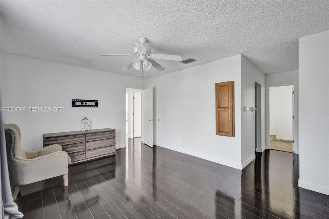 For Sale: $575,000 (3 beds, 2 baths, 1757 Square Feet)