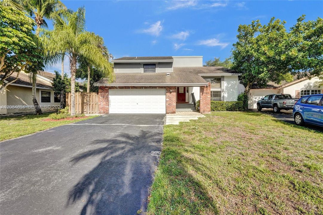 For Sale: $575,000 (3 beds, 2 baths, 1757 Square Feet)