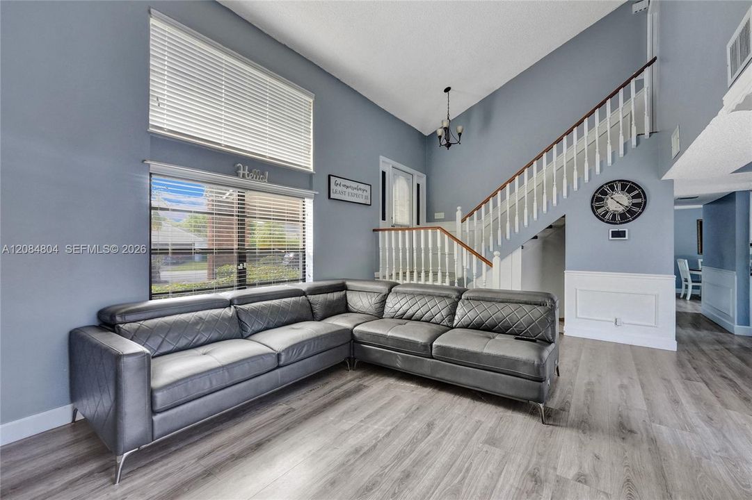 For Sale: $575,000 (3 beds, 2 baths, 1757 Square Feet)