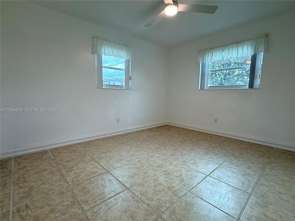 For Rent: $1,800 (2 beds, 1 baths, 1788 Square Feet)