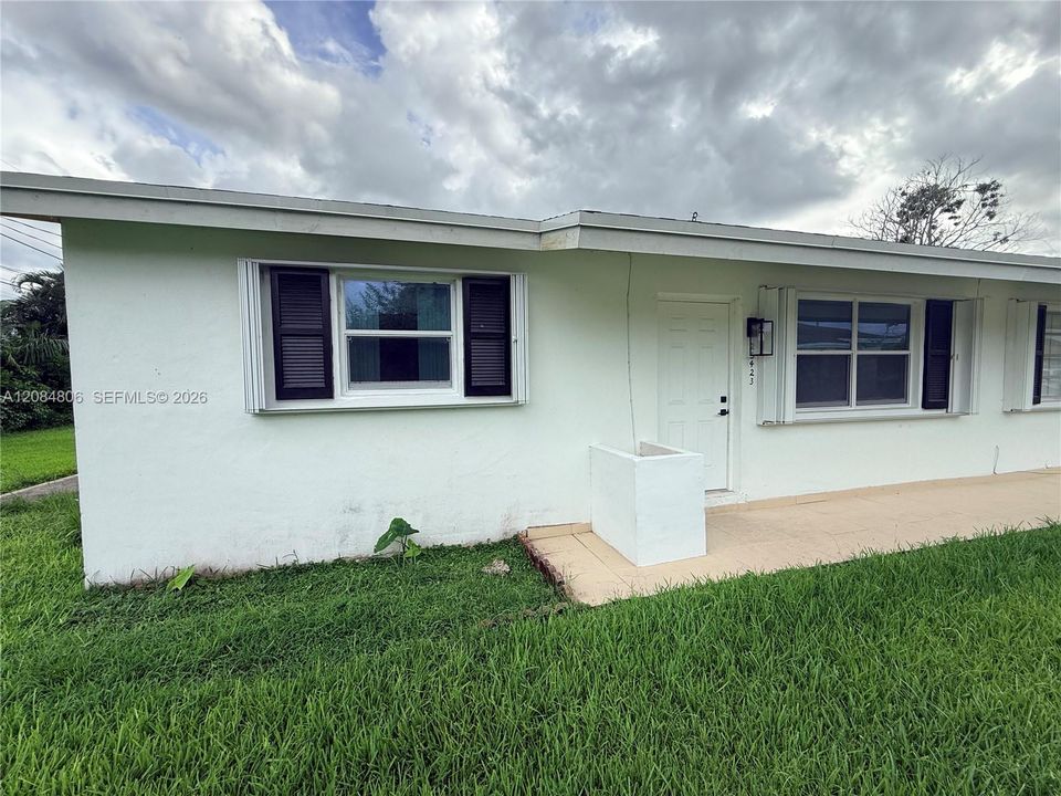 For Rent: $1,800 (2 beds, 1 baths, 1788 Square Feet)