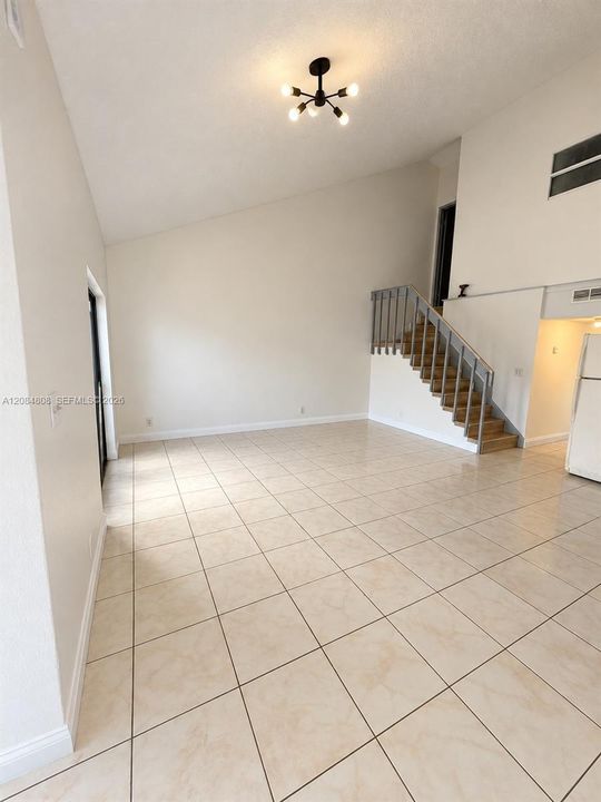 For Rent: $2,250 (3 beds, 2 baths, 849 Square Feet)
