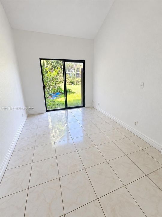 For Rent: $2,250 (3 beds, 2 baths, 849 Square Feet)
