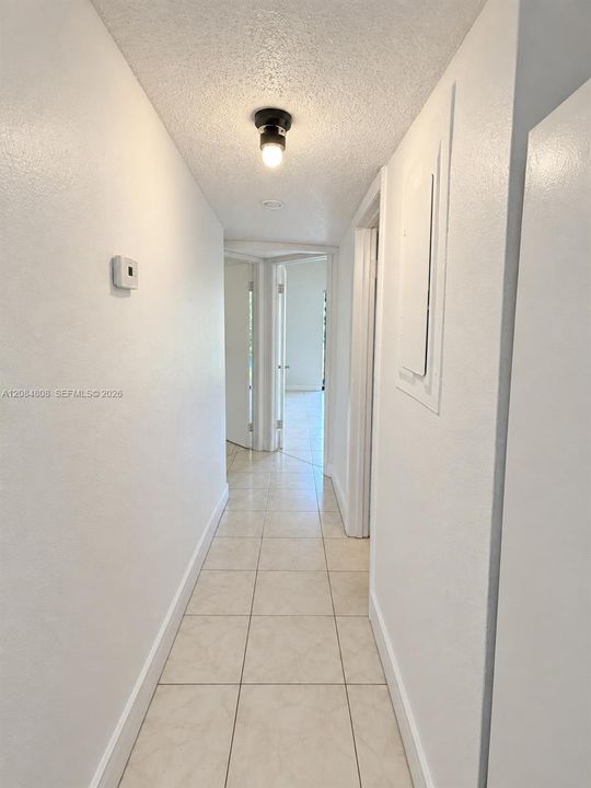 For Rent: $2,250 (3 beds, 2 baths, 849 Square Feet)