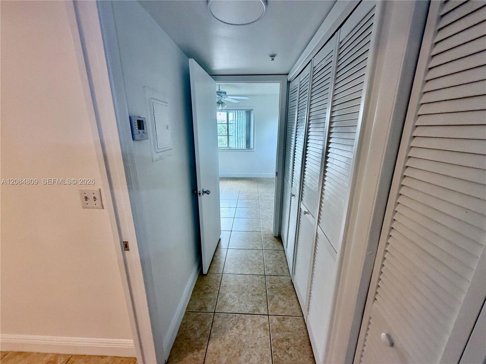 На продажу: $198,900 (1 спален, 1 ванн, 670 Квадратных фут)