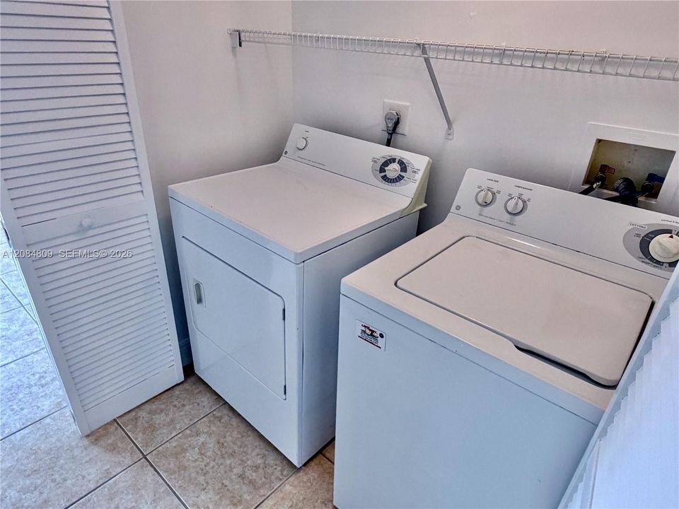 На продажу: $198,900 (1 спален, 1 ванн, 670 Квадратных фут)