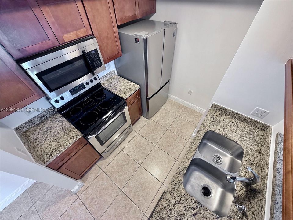 На продажу: $198,900 (1 спален, 1 ванн, 670 Квадратных фут)