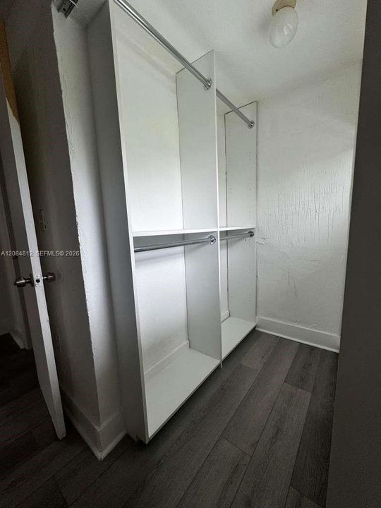 For Rent: $1,500 (1 beds, 1 baths, 1674 Square Feet)