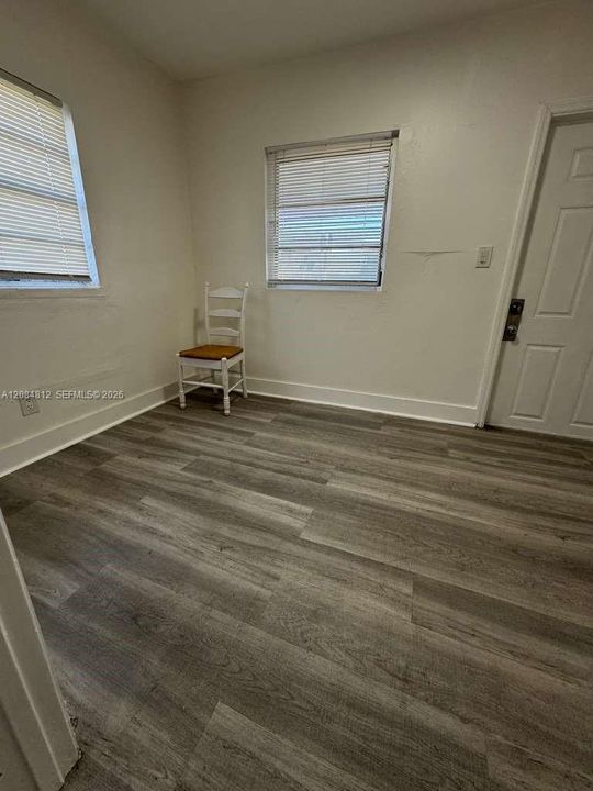 For Rent: $1,500 (1 beds, 1 baths, 1674 Square Feet)