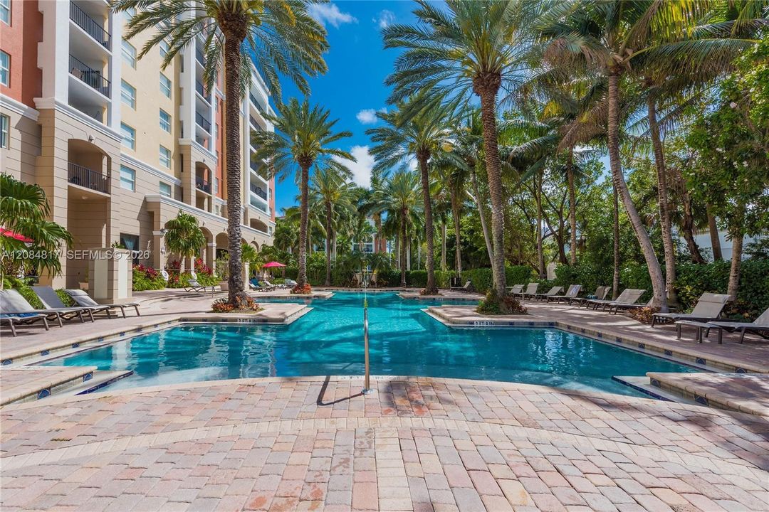 For Sale: $499,000 (2 beds, 2 baths, 1024 Square Feet)