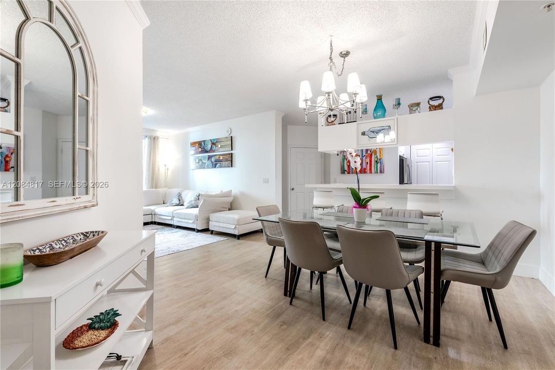 For Sale: $499,000 (2 beds, 2 baths, 1024 Square Feet)