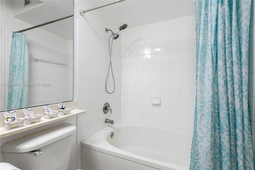 For Sale: $499,000 (2 beds, 2 baths, 1024 Square Feet)