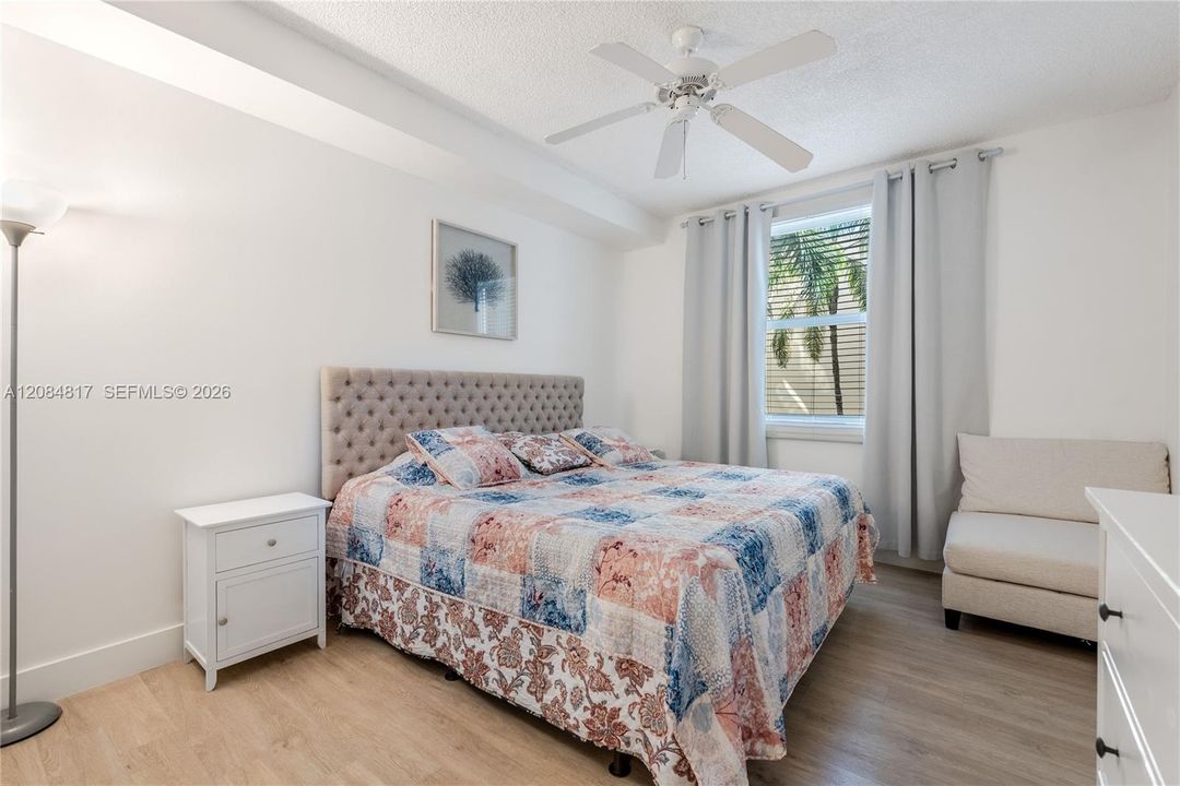 For Sale: $499,000 (2 beds, 2 baths, 1024 Square Feet)