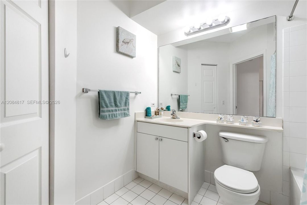 For Sale: $499,000 (2 beds, 2 baths, 1024 Square Feet)