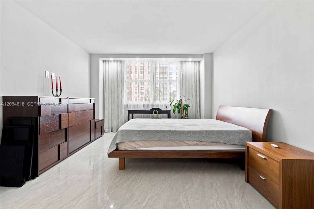 En Venta: $469,900 (1 camas, 1 baños, 1087 Pies cuadrados)