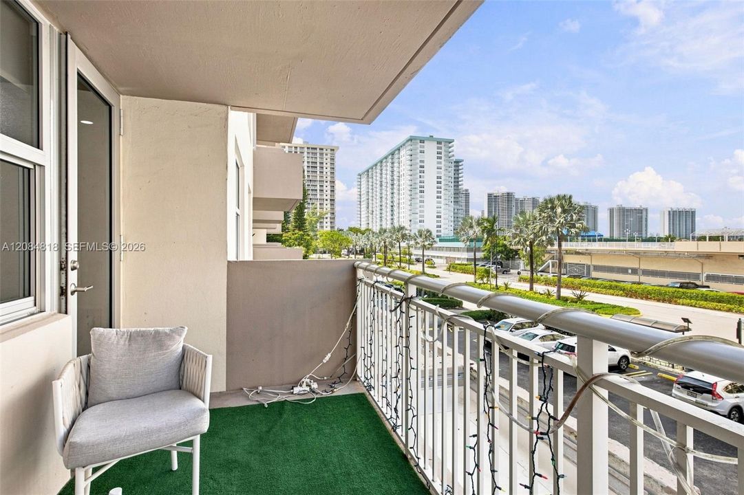En Venta: $469,900 (1 camas, 1 baños, 1087 Pies cuadrados)