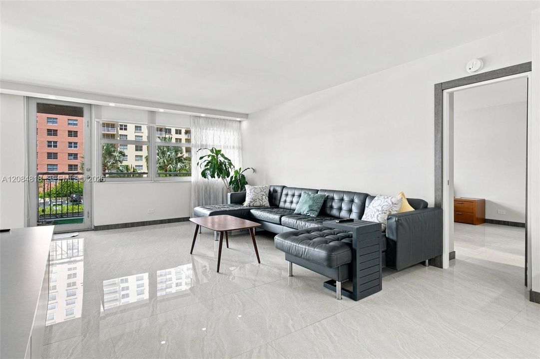En Venta: $469,900 (1 camas, 1 baños, 1087 Pies cuadrados)