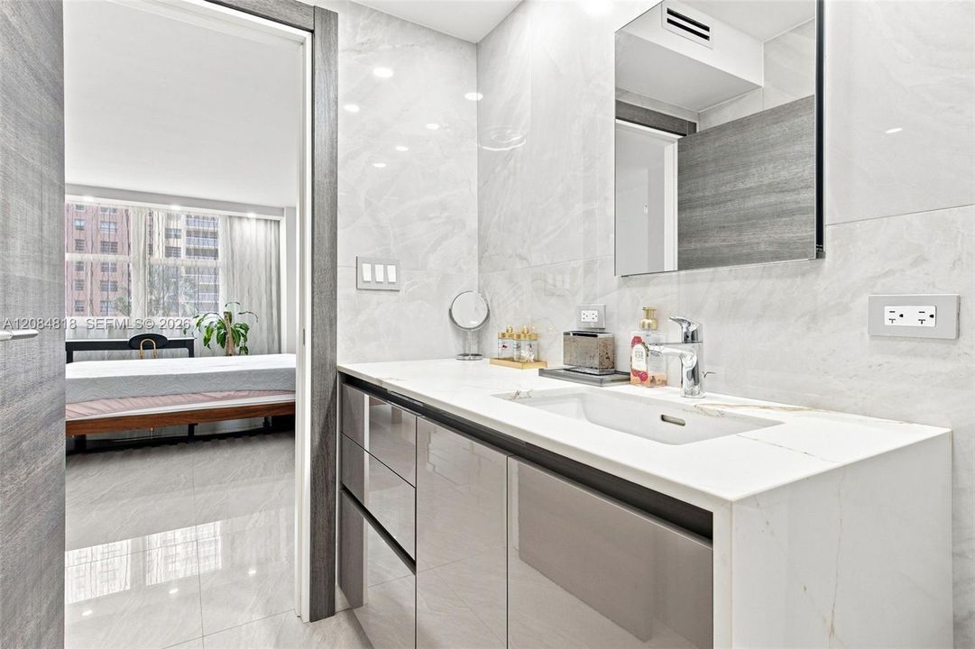 En Venta: $469,900 (1 camas, 1 baños, 1087 Pies cuadrados)