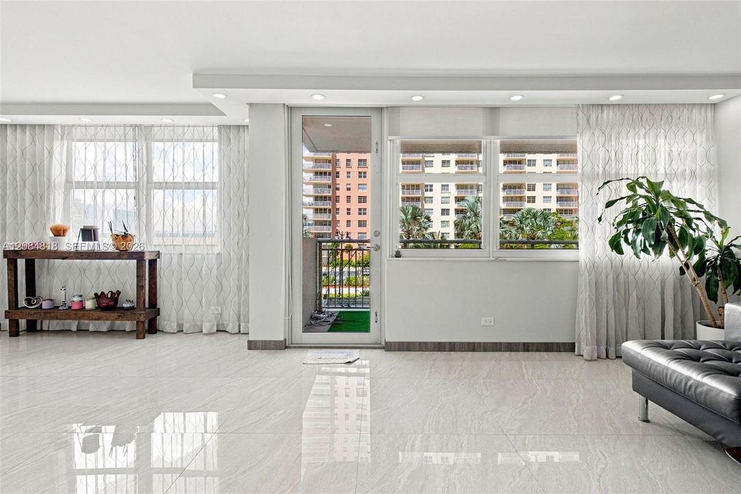 En Venta: $469,900 (1 camas, 1 baños, 1087 Pies cuadrados)