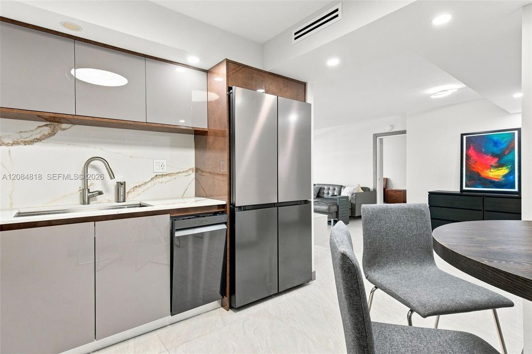 En Venta: $469,900 (1 camas, 1 baños, 1087 Pies cuadrados)