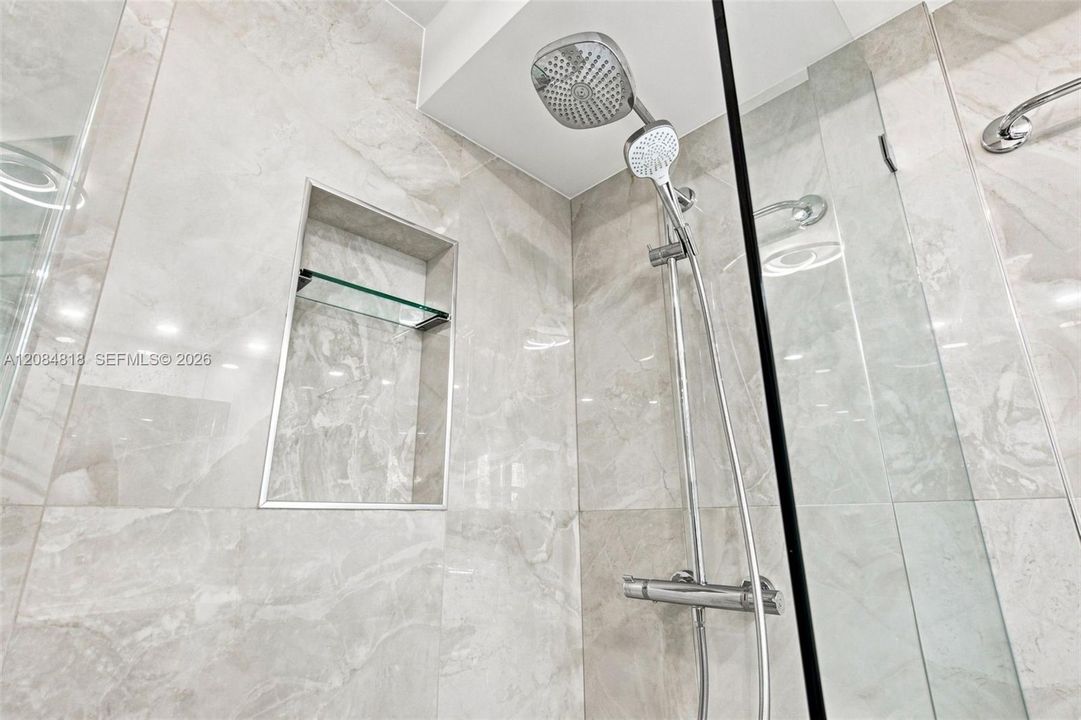 En Venta: $469,900 (1 camas, 1 baños, 1087 Pies cuadrados)