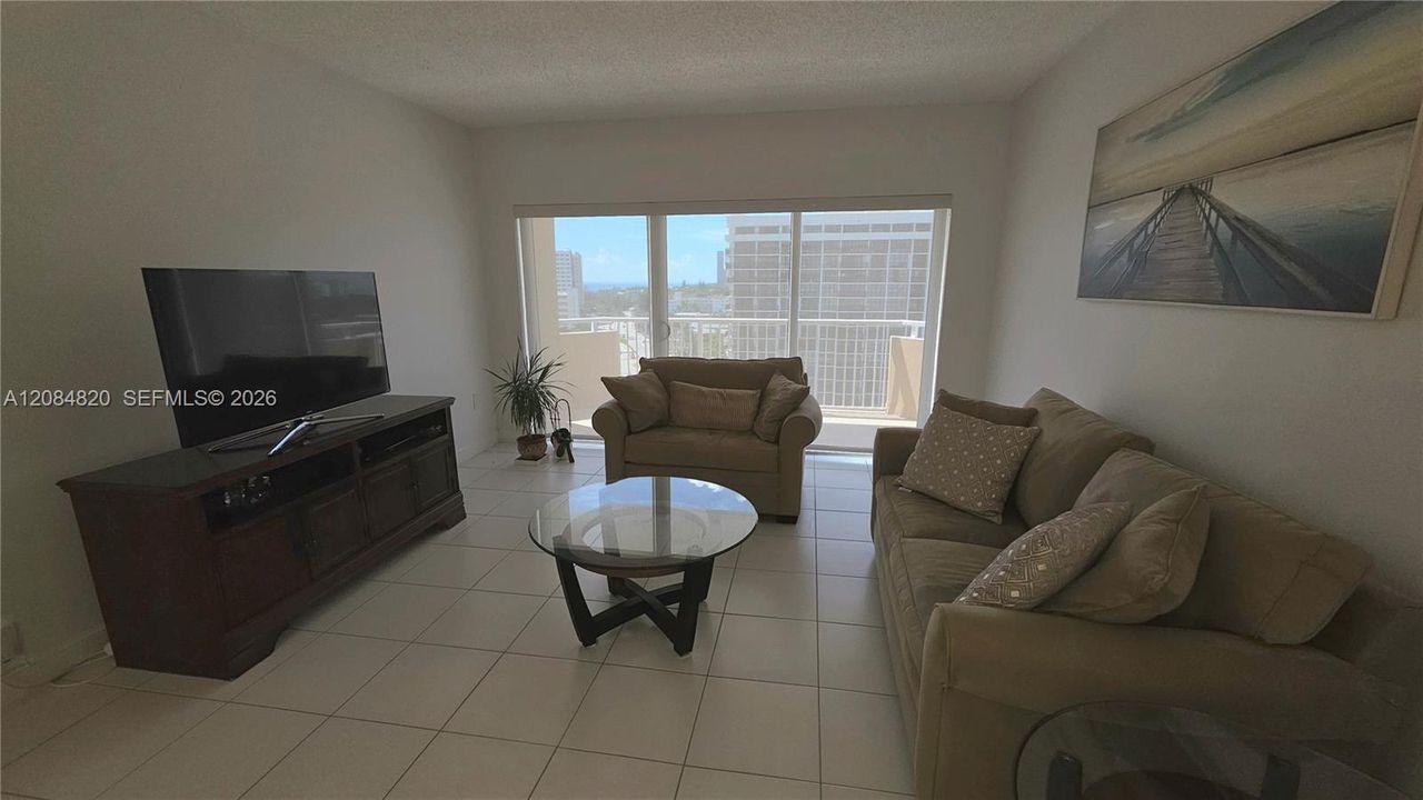 En Venta: $340,000 (1 camas, 1 baños, 870 Pies cuadrados)