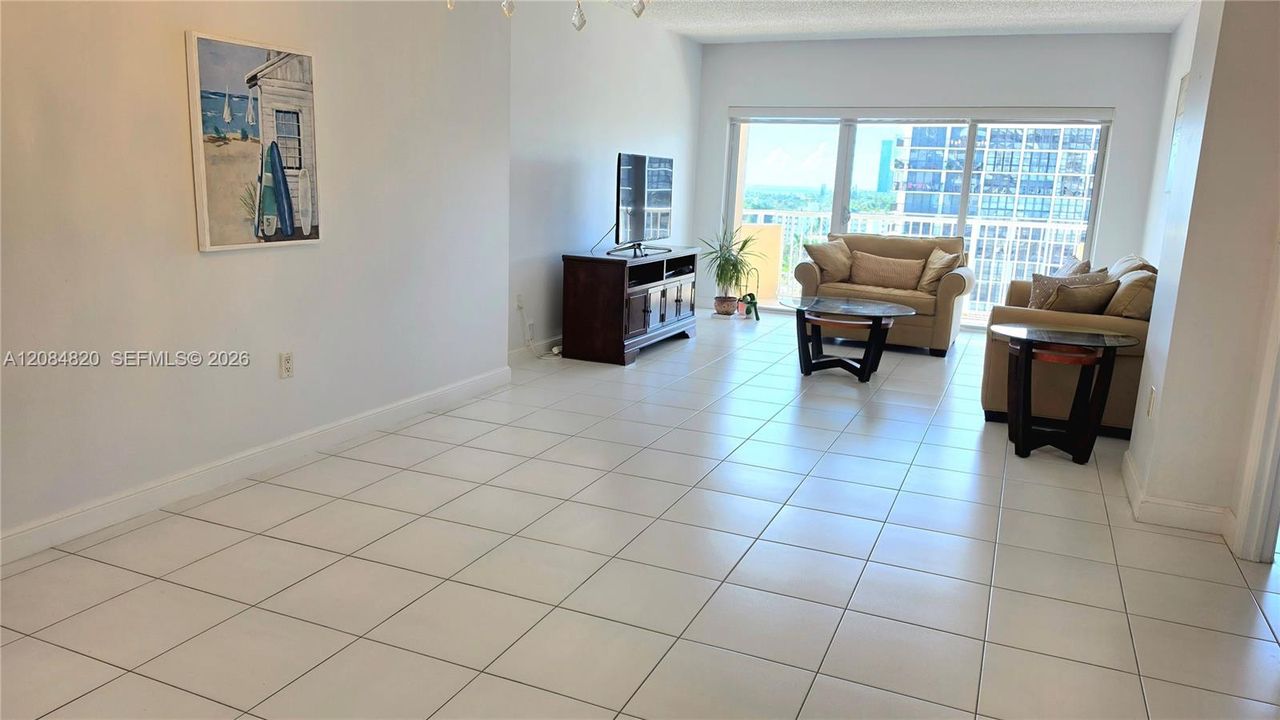 En Venta: $340,000 (1 camas, 1 baños, 870 Pies cuadrados)