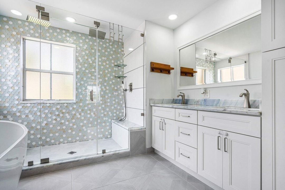 Master Bath angle