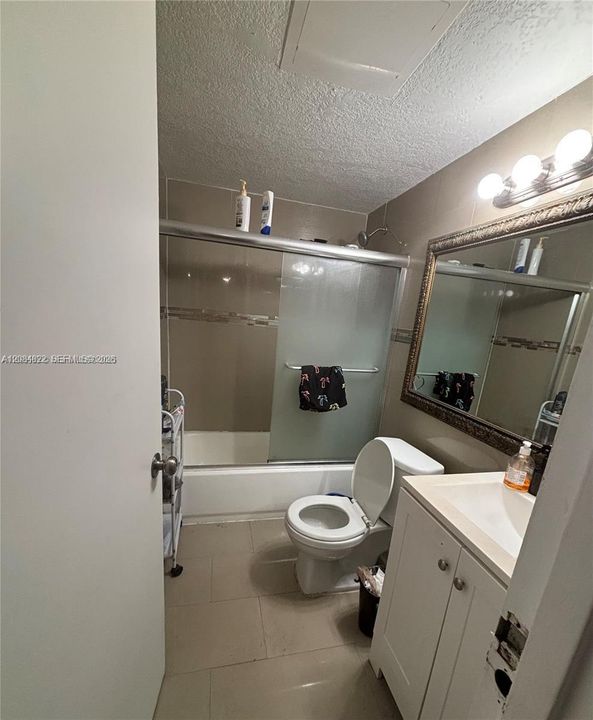 В аренду: $2,400 (2 спален, 2 ванн, 847 Квадратных фут)