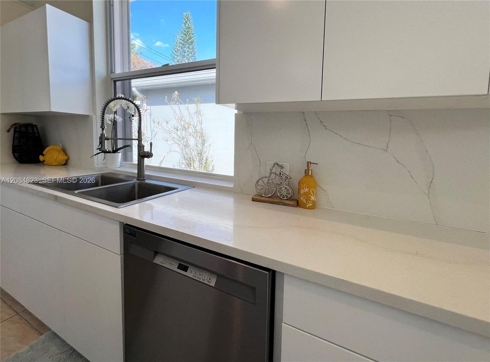 For Sale: $596,900 (3 beds, 2 baths, 2017 Square Feet)