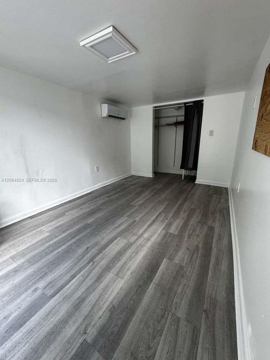 For Rent: $1,500 (1 beds, 1 baths, 1674 Square Feet)