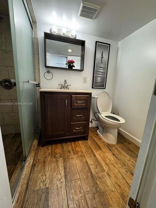 For Rent: $1,500 (1 beds, 1 baths, 1674 Square Feet)