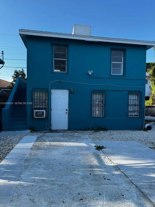 For Rent: $1,500 (1 beds, 1 baths, 1674 Square Feet)