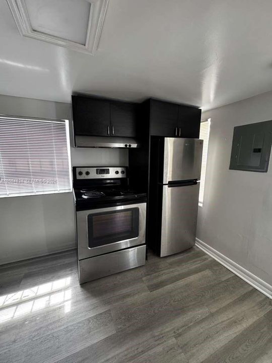 For Rent: $1,500 (1 beds, 1 baths, 1674 Square Feet)