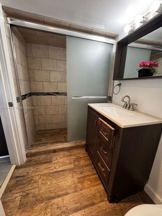 For Rent: $1,500 (1 beds, 1 baths, 1674 Square Feet)