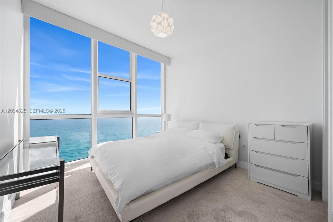 For Sale: $1,870,000 (2 beds, 2 baths, 1722 Square Feet)