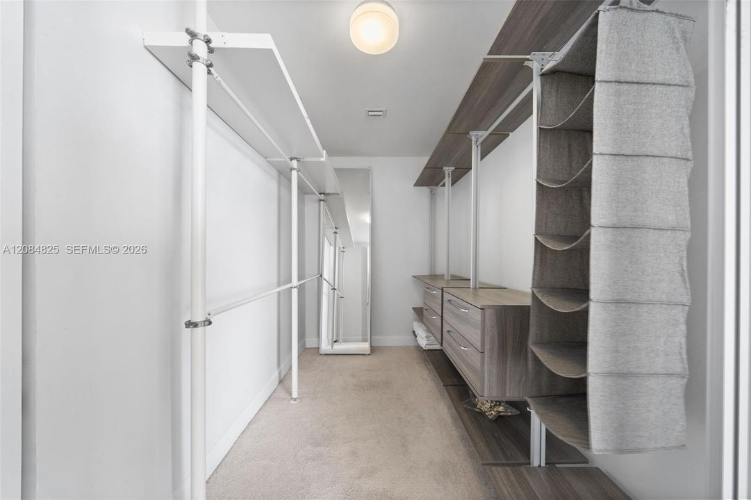 For Sale: $1,870,000 (2 beds, 2 baths, 1722 Square Feet)